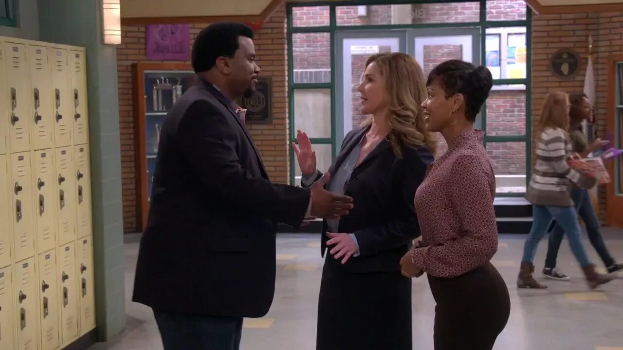 Mr robinson. Мистер робинсон. Крэйг робинсон бруклин 99. Mr robinson. Мистер робинсон.