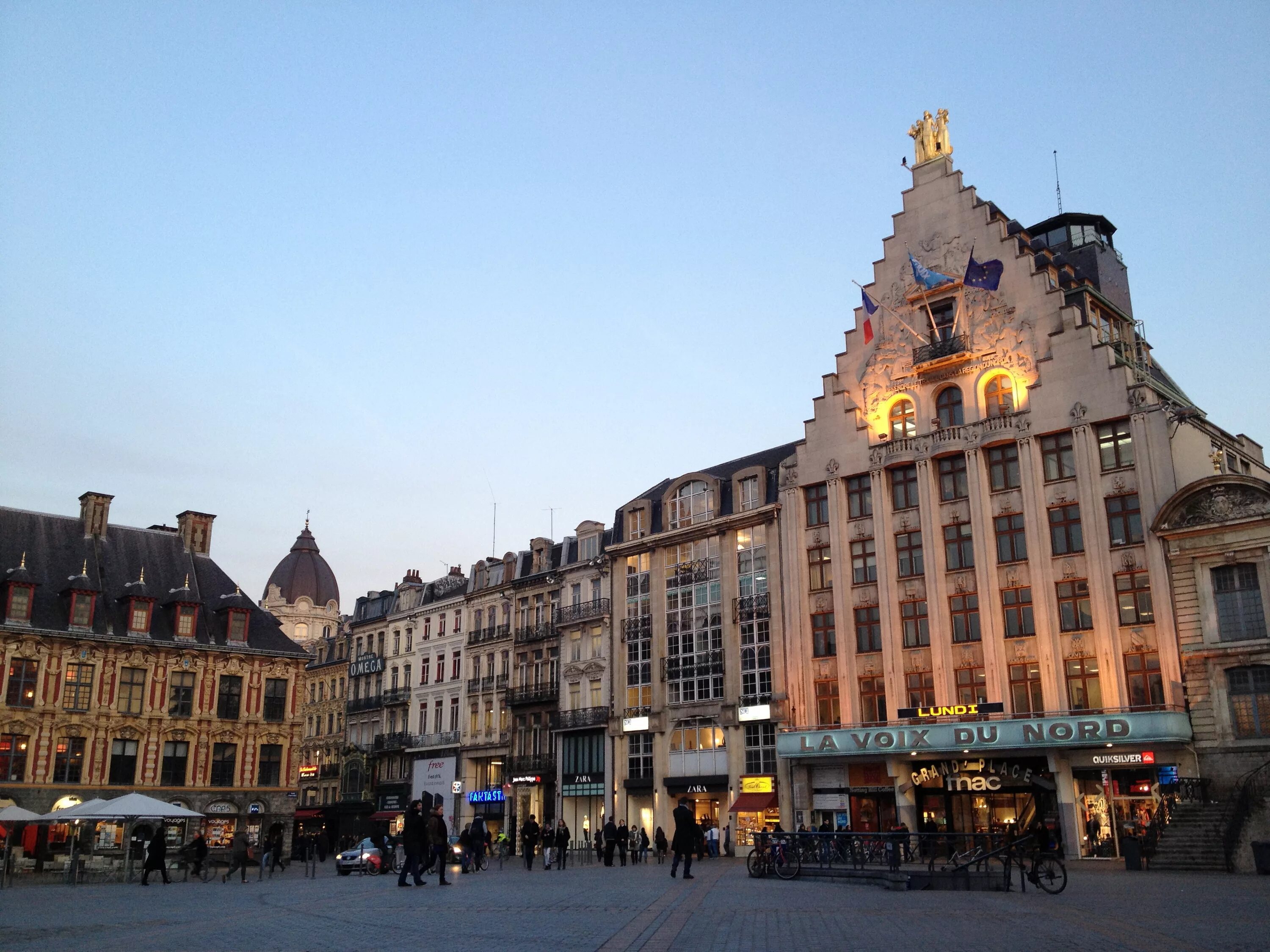 French cities. Лилль город во Франции. Lille город во Франции. Лилль площадь Шарля де Голля. Площадь Генерала де Голля Лилль.