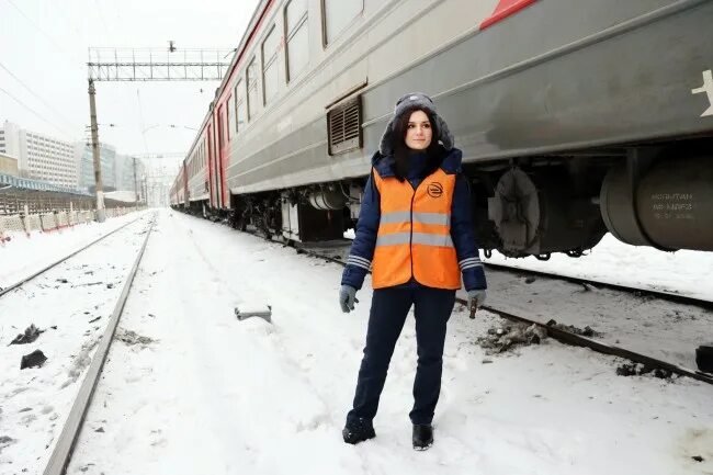 Машинисты вслед идущих поездов получив. Машинисты вслед идущих поездов получив