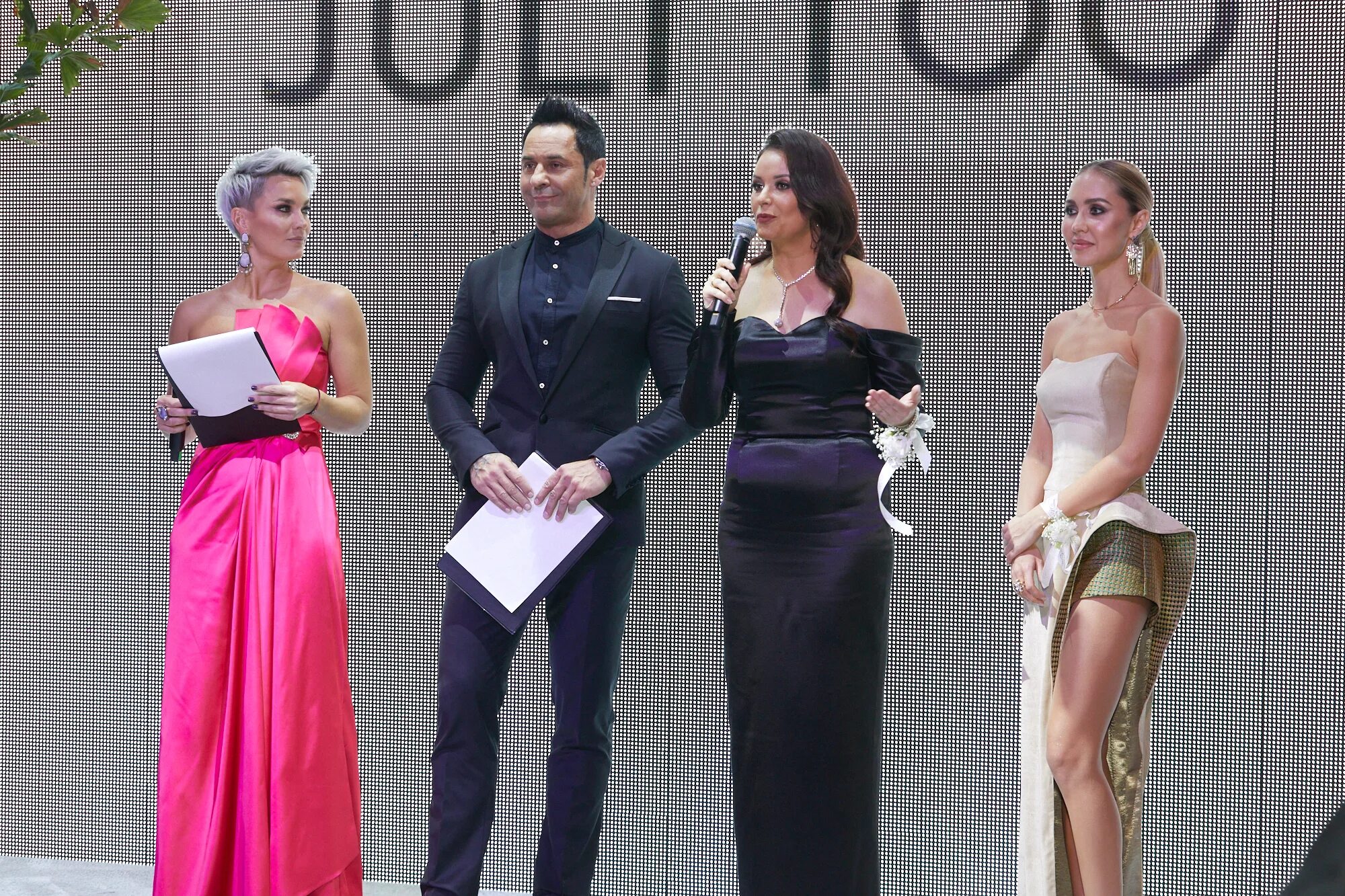 Группа евровидение 2020 исландия. Daði freyr евровидение. Финалисты ледникового периода 2020. Победители ледникового периода 2021. Победитель 2020 года.