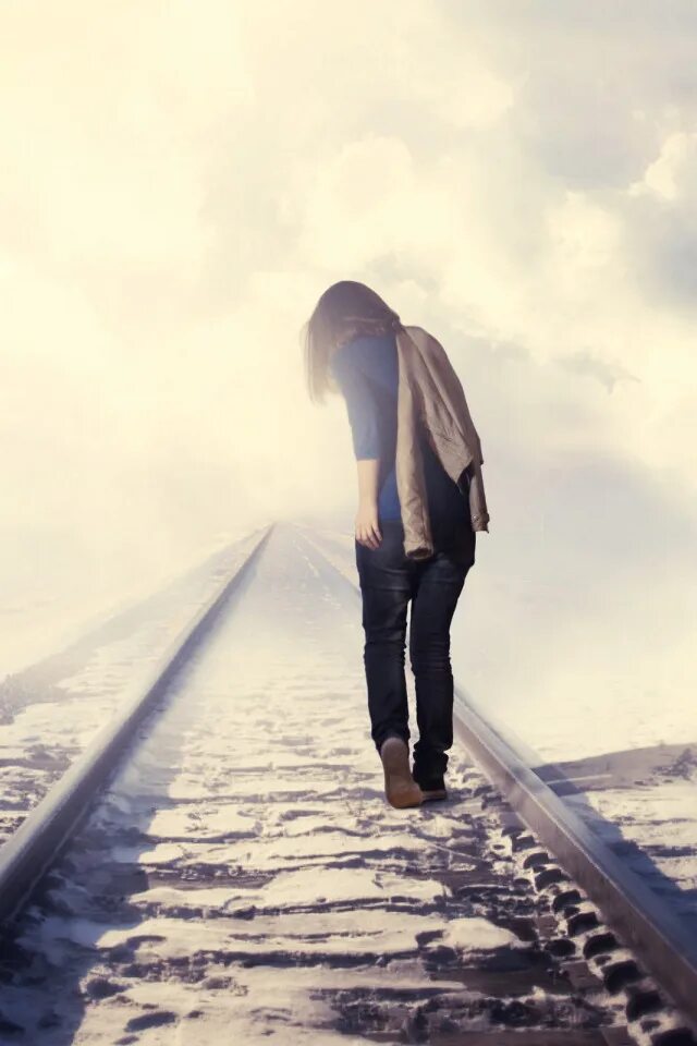 Лилофея. Уходящая девушка. Силуэт девушки в тумане. Приснилась девушка ушла. Приснилась девушка ушла.