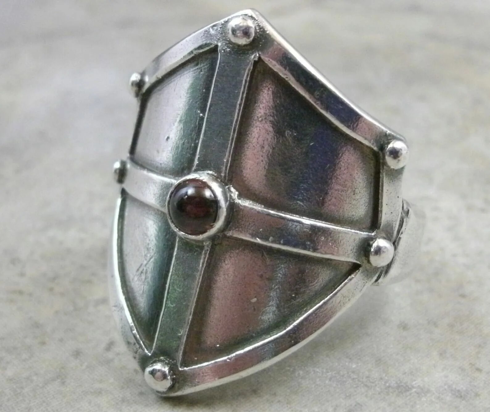 Кольцо щит. Medieval Ring. Вас щит и кольцо. Light Shield Rings. Force shield