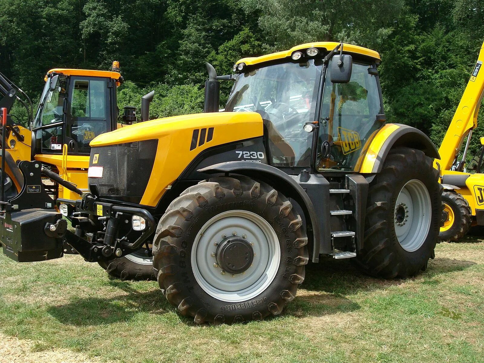 Трактор для 1 2. Jcb 3cx-4ws-sm. jcb fastrac 3200. трактор jcb 4cx. jcb fastrac 3155.