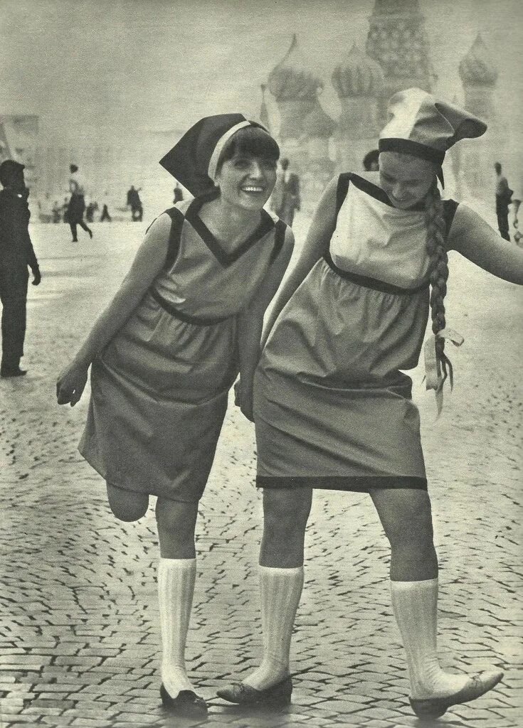 Ретро с русскими диалогами. Ретро с русскими диалогами. Винтажный плакат бель. Советские влюбленные. Робер дуано.