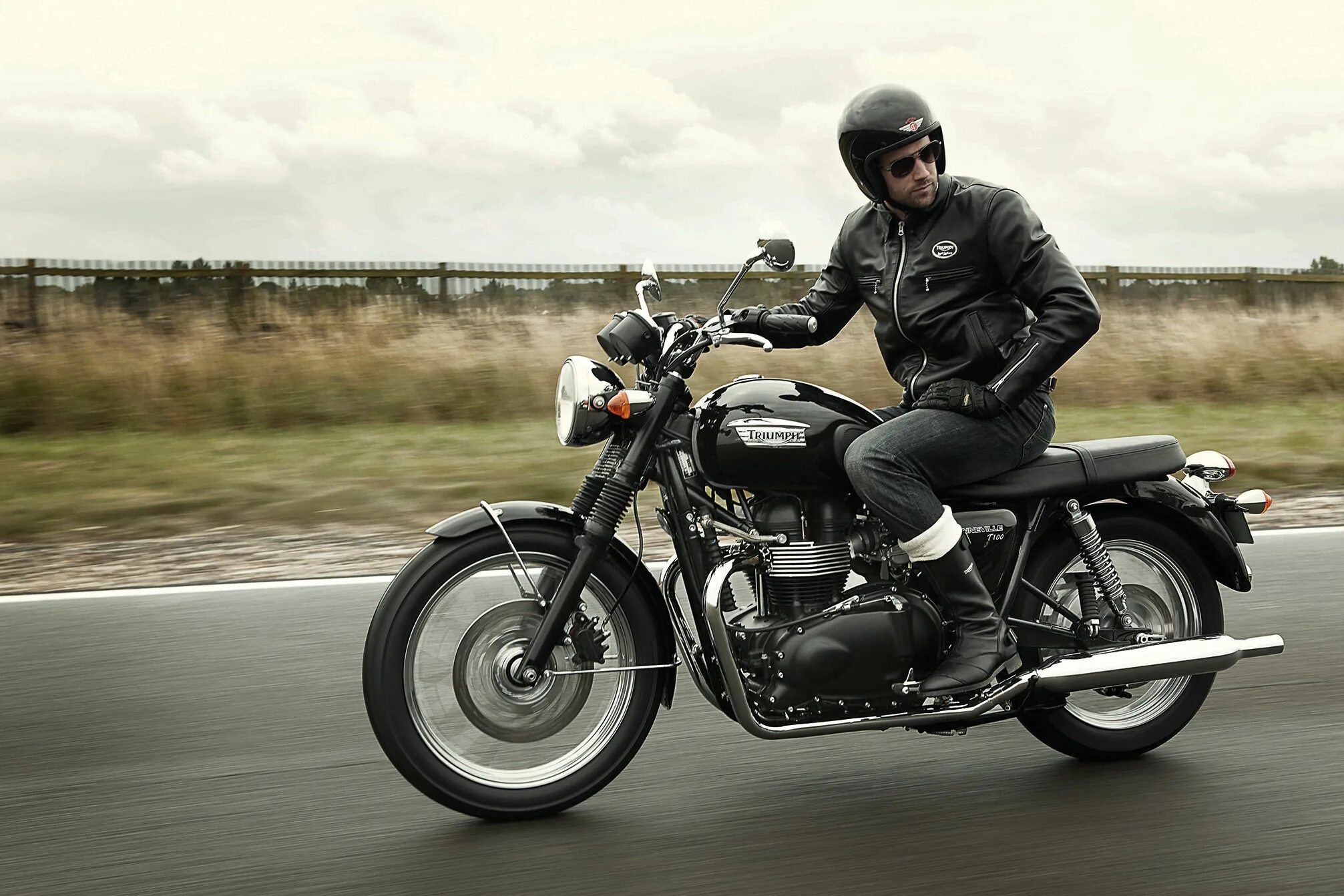 Лучшее триумф. Триумф бонневиль. мотоцикл triumph bonneville. triumph bonneville t100 black. мотоцикл triumph bonneville t400.