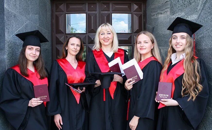 Бакалавриат после 11 класса. Бакалавриат в медицинском вузе. мантия магистра ранхигс. образование магистр. выпускной магистров в мгу.