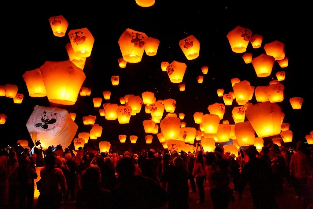 Китайский воздушный. Фестиваль фонарей Тайвань. Pingxi Lantern Festival Taiwan. Фестиваль небесных фонариков в Pingxi, Тайвань. Праздник фонарей (Lantern Festival) - Пингкси (Pingxi), Тайвань.