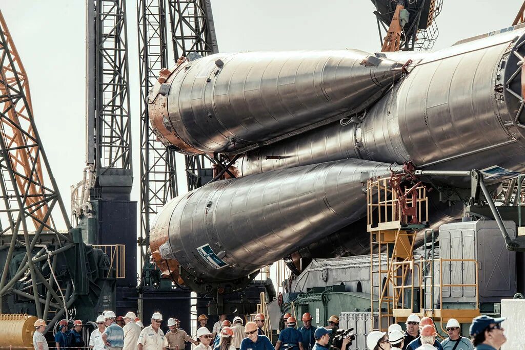Установить союз. Прогресс мс-18. аэродром байконур экскурсия. союз мс-18. союз мс 18 апрель 2025.