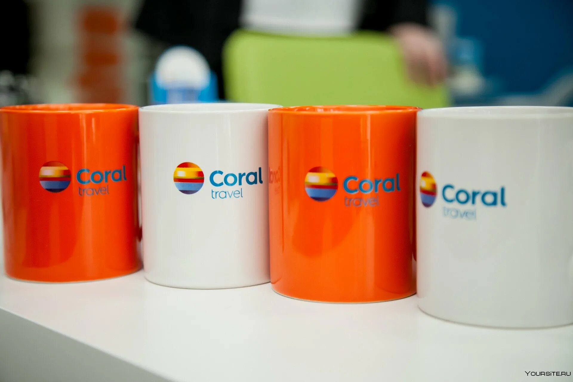 Компания coral. Корал Тревел. Coral Тревел. Корал Тревел фирменный стиль. Фирменный стиль компании “Coral Travel”.