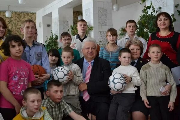 Волонтеры Свято-Троицкого храма Орла посетили Глазуновский детский дом-интернат 