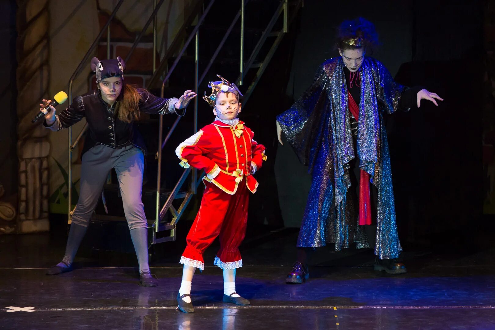 Владивосток театр перово. Щелкунчик балет мариинка приморская сцена. Мюзикл владивосток. Филиал мариинского театра во владивостоке. Мюзикл владивосток.