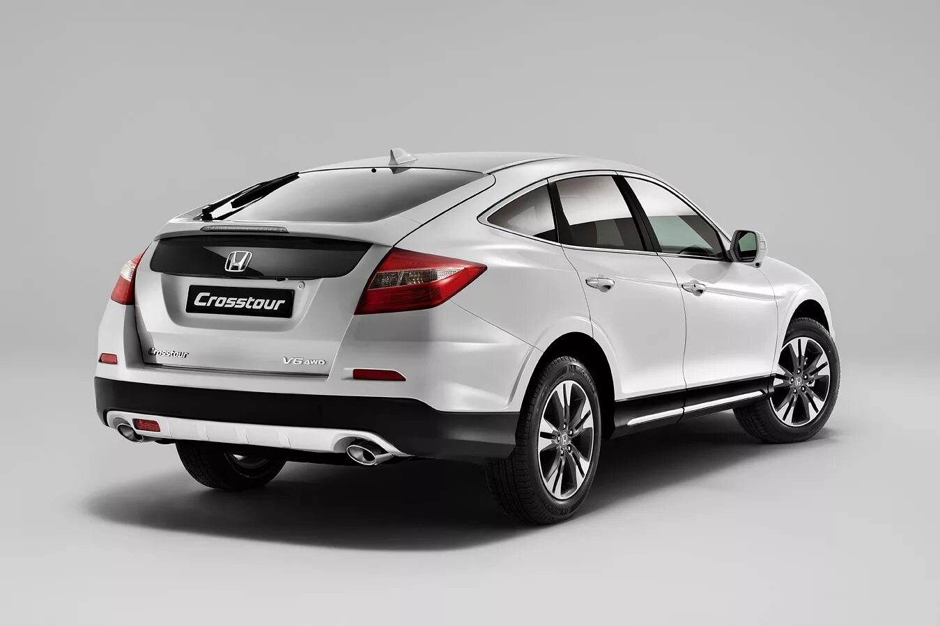 Хонда кросс тур. Honda Crosstour 2018. Хонда Кросстур 2018. Honda Crosstour 2013. Хонда лифтбек Кросстур.