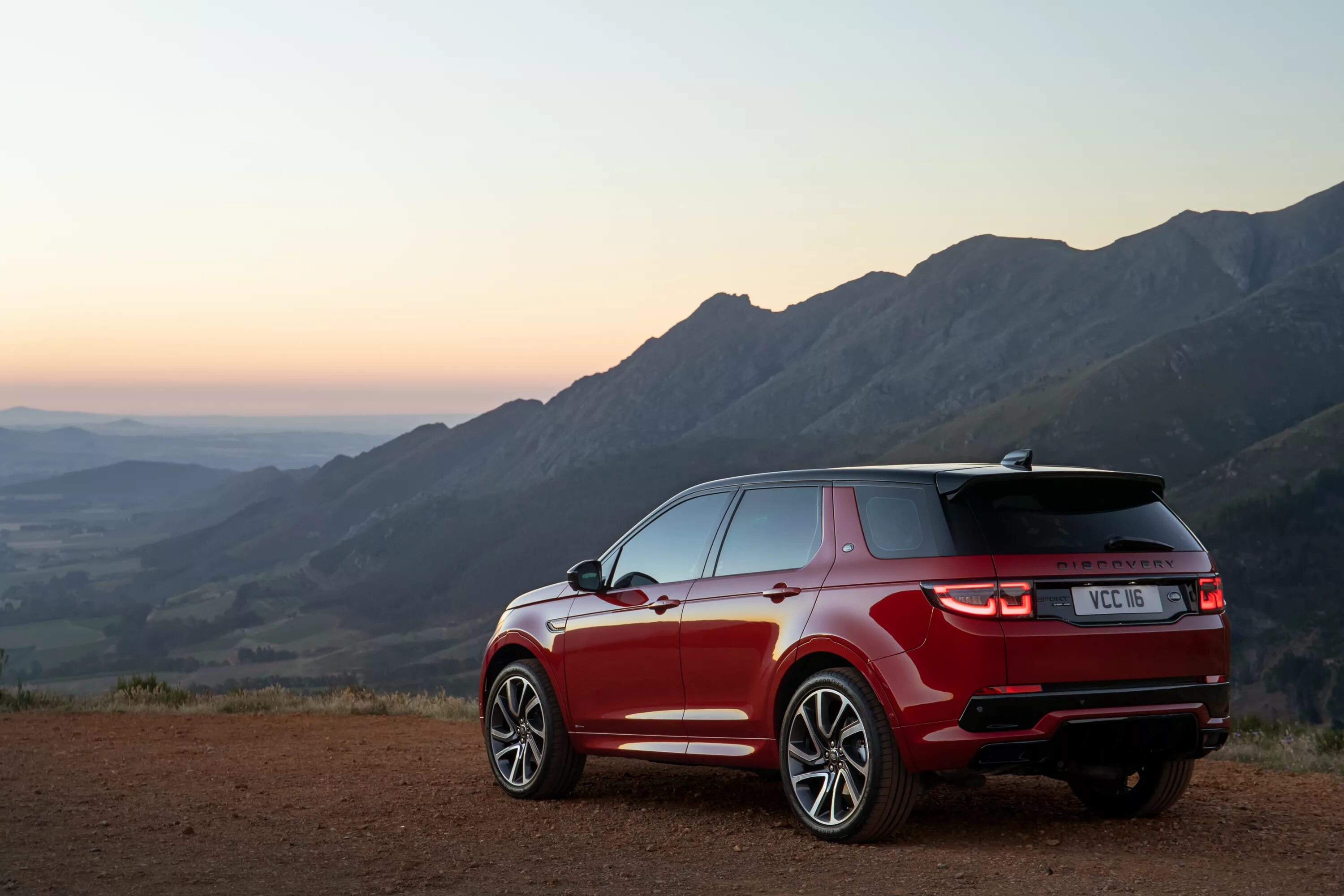 Land Rover Discovery Sport 2020. Land Rover Discovery Sport 2019. Рендж Ровер Дискавери 2022. Ленд Ровер Дискавери спорт 2023. Ленд ровер дискавери 2019