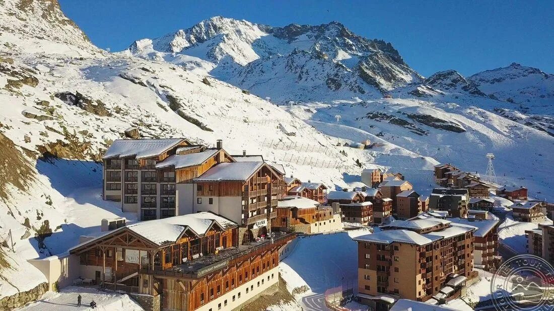 Val Thorens. Валь Торанс Франция аперски. Валь Торанс поселок. Валь Торанс горнолыжный курорт Франция вид сверху.