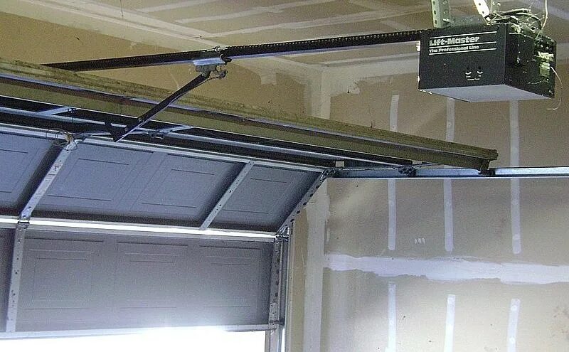 Опускающиеся ворота. Мотор garage door opener. ворота подъемно поворотные doorhan. электропривод гаражных ворот xf433. подъемно откидные ворота электропривод came.