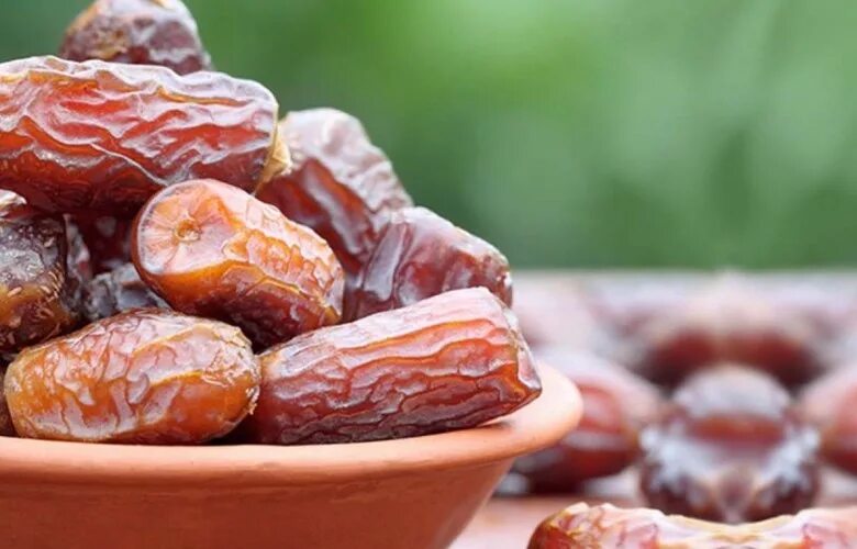 Eat dates