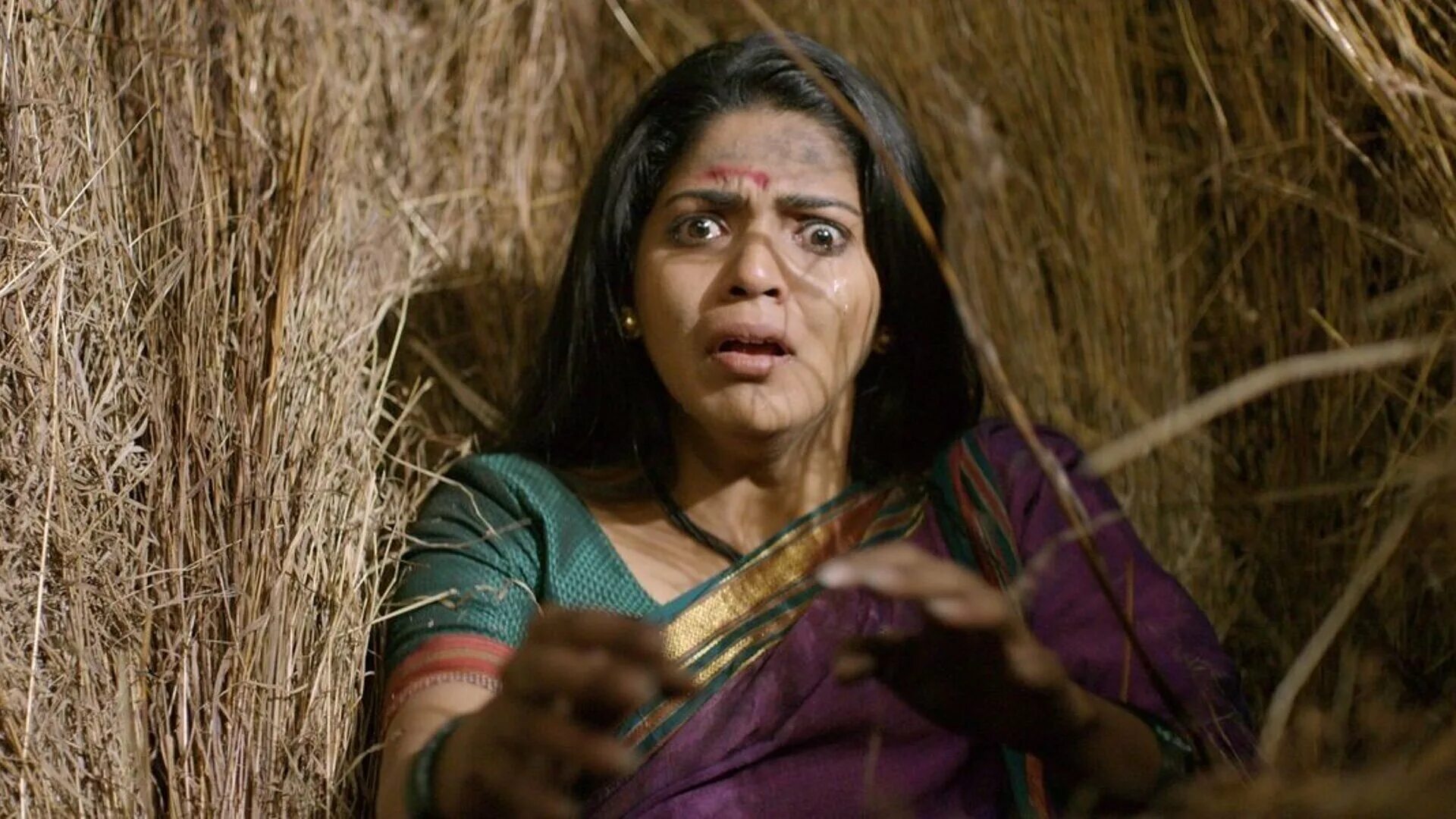 Новинки индии. Индийские фильмы аллу арджун. Болливуд индия. Хиндустанцы в национальных костюмах. Новинки индии.