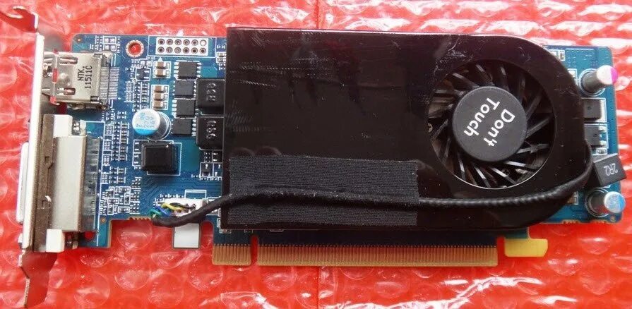Radeon hd 7670 oem. Видеокарта radeon 7670m. Видеокарта radeon 7670m. Видеокарта radeon 7670m. Amd 1330 чип.