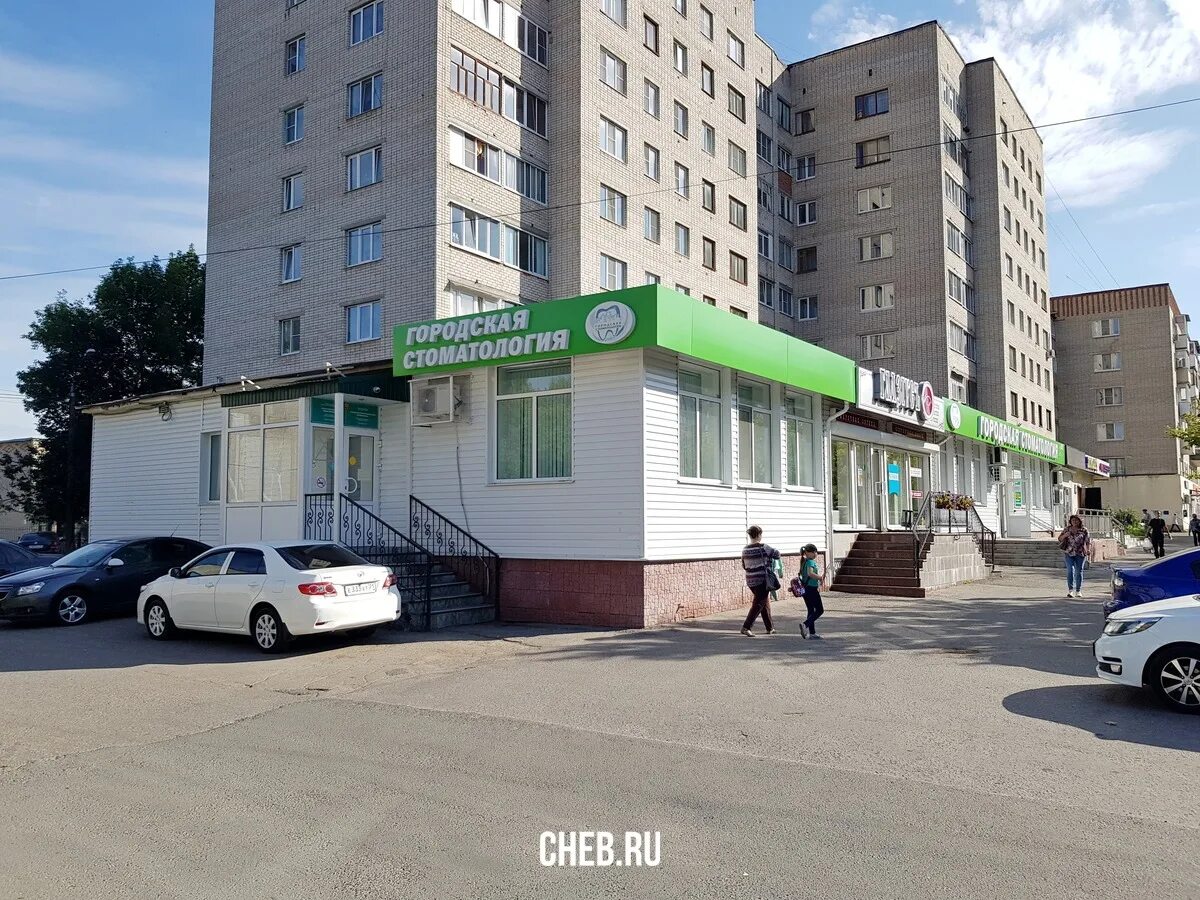 Киоски у остановки - в июле 2014-го