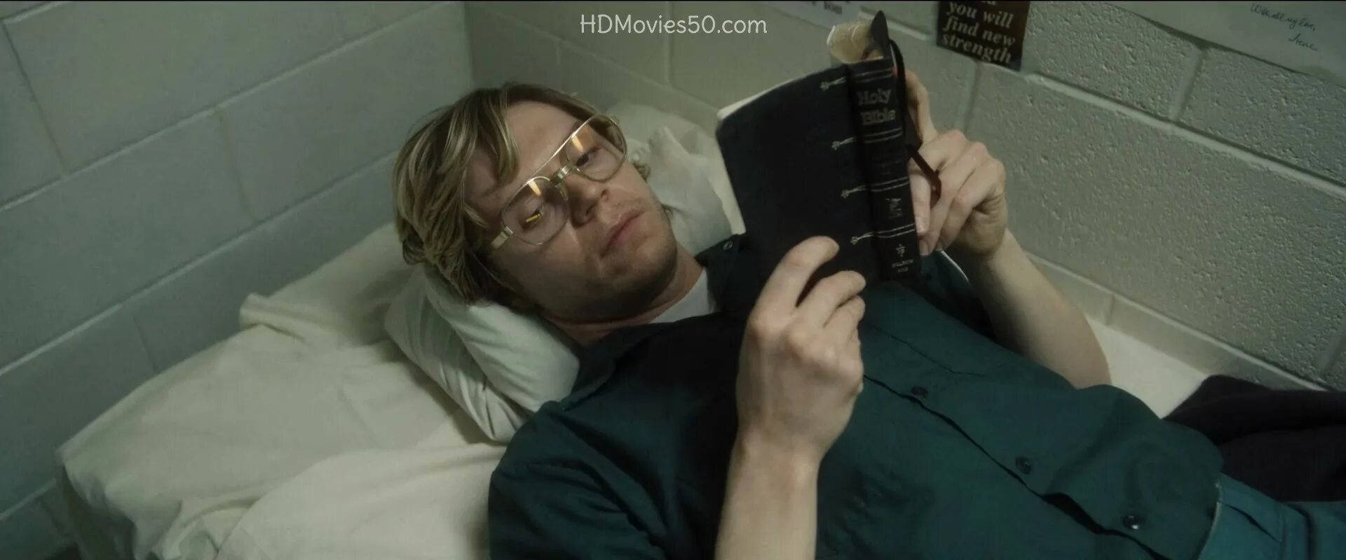 Маньяк дамер нетфликс. Фильм монстр джеффри дамера. dahmer фильм 2025.