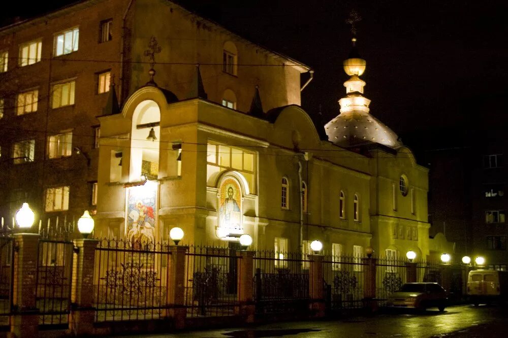 часовня на бульваре героев новокузнецк. часовня новокузнецк. храм святого георгия победоносца новокузнецк. церковь в сосновке новокузнецк. храм георгия победоносца новокузнецк.