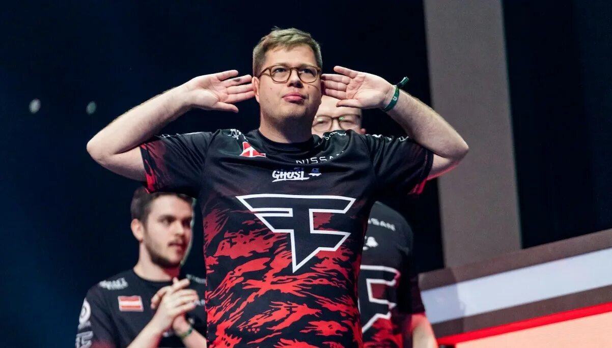 Карриган КС го. FAZE Clan 2022. Кэрриган FAZE. Команда FAZE 2022.