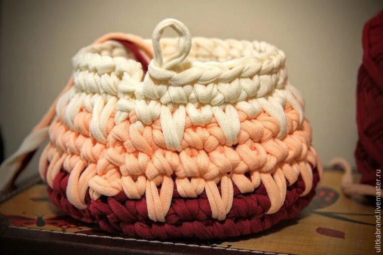 Трикотажная корзинка мастер класс. Вязаные корзинки из трикотажной пряжи. Вязаные корзинки. Трикотажная корзинка мастер класс. Корзины из трикотажной пряжи.