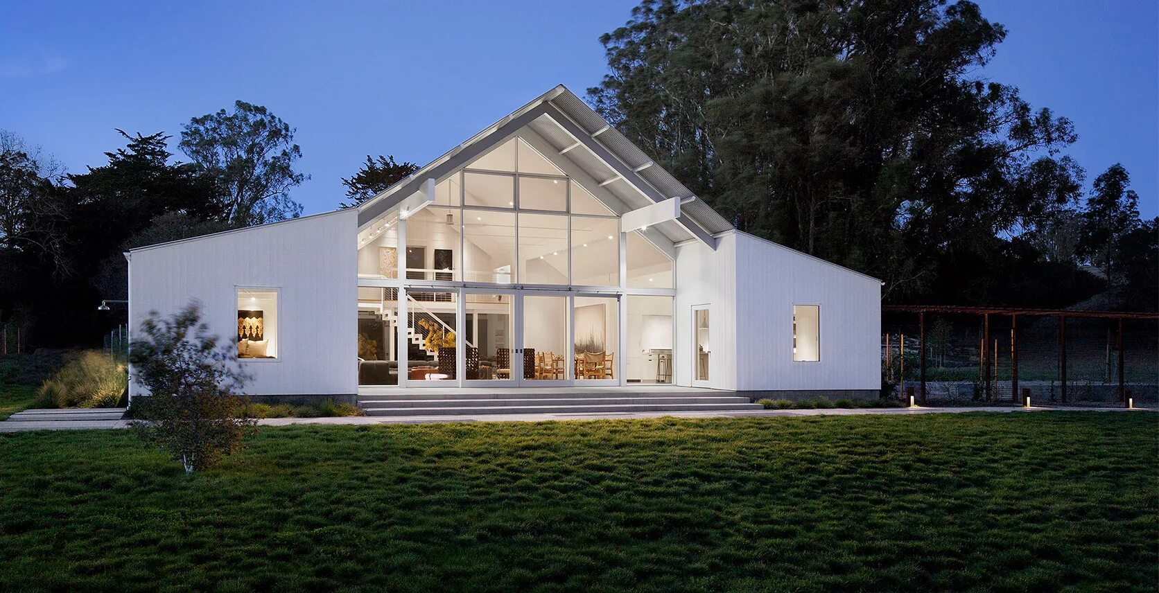 П образные фермы в доме. Home will. Home will. Бунгало калифорния. Белый барн.