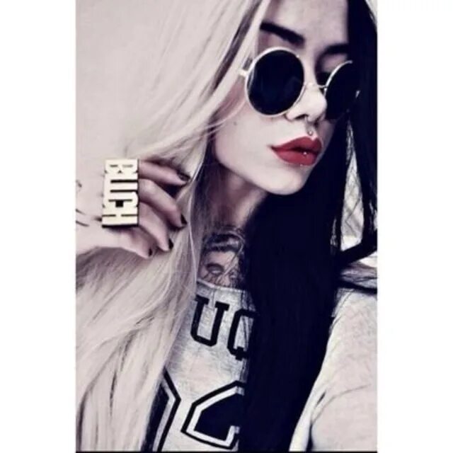 Грубые девочки. Линдси лохан фото. Неотесанная девушка. Cara delevingne gq фотосессия. Аврил лавин блондинка.