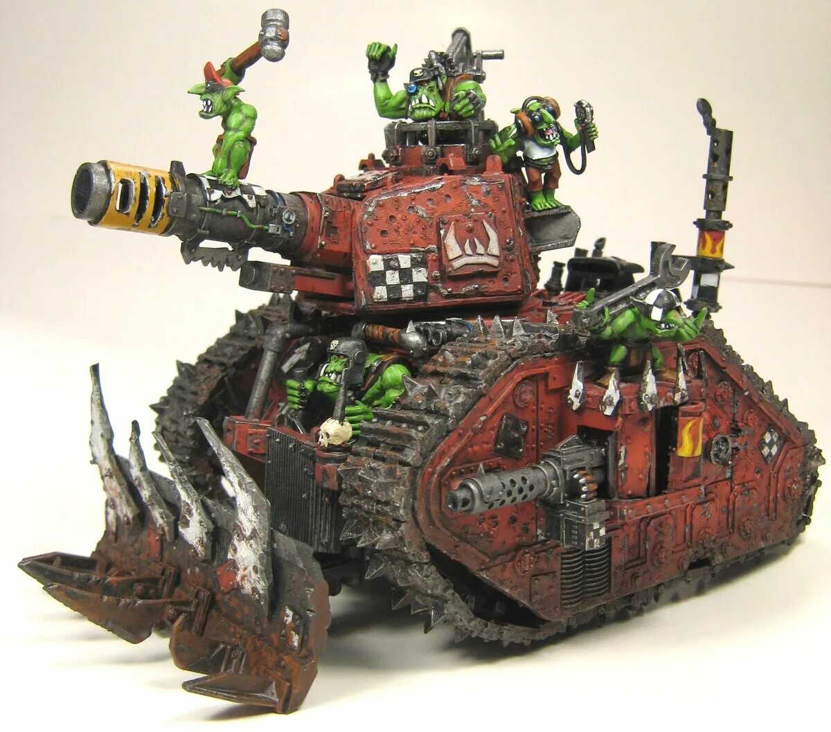 Вархаммер техника. Warhammer 40k орки техника. Вархаммер 40000 battlewagon. Орки вархаммер 40000 техника. Вархаммер 40000 техника космодесанта.