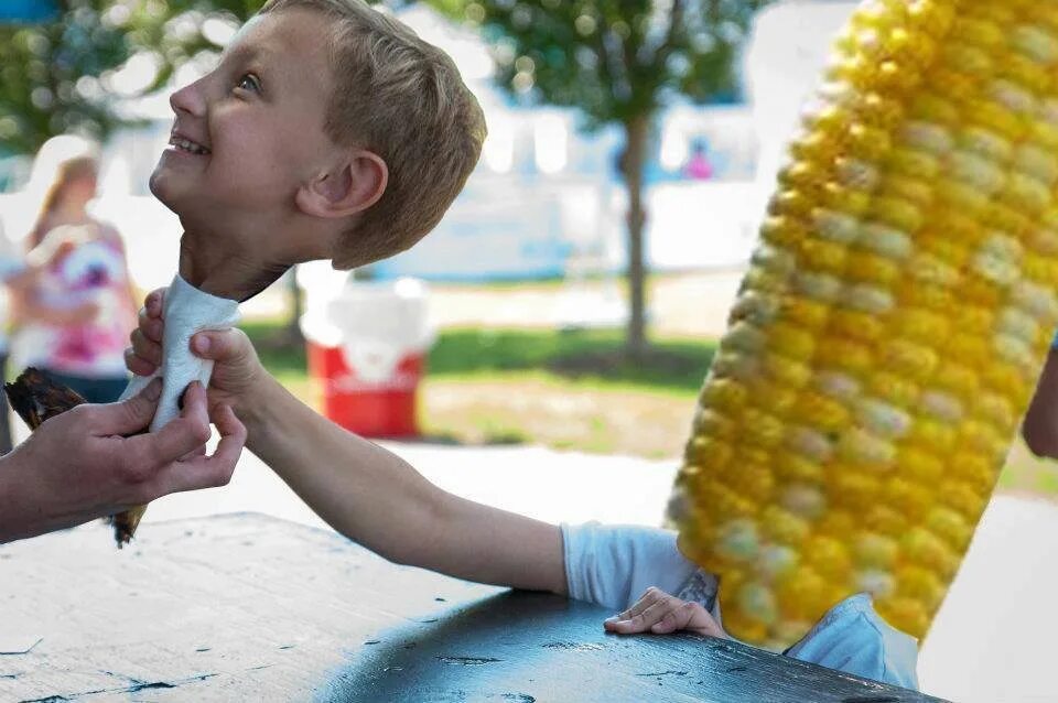 Corn kidz. Человек кукуруза. Кукуруза прикол. Человек кукуруза смешное. Кукурузное лицо.