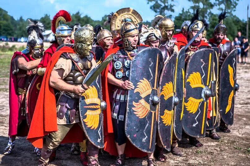 Римская армия в 1 веке. Армия римской империи Легион. Римские легионеры Республики. Римская армия Центурион. Лимитаны Рим.