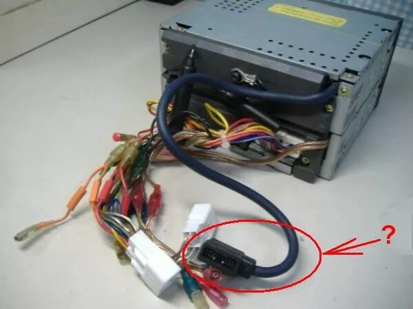 Блок питания от компьютера 12 вольт для автомагнитолы. Блок питания для магнитолы 12 вольт. Магнитола через блок питания 12 вольт. Подключить магнитолу к блоку питания 12 вольт. Блок питания от пк для магнитолы.