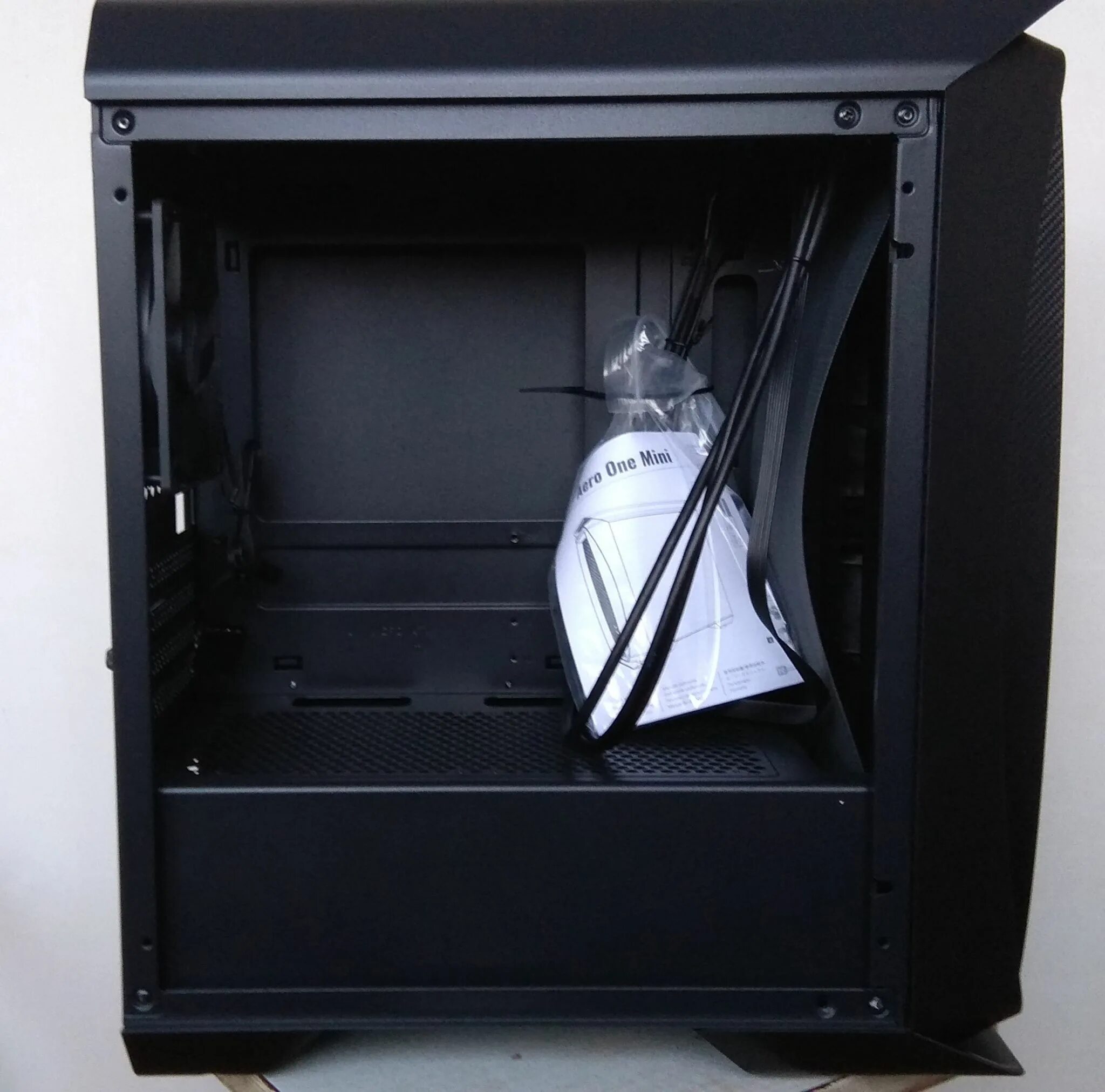 Aerocool aero one mini g. Aerocool aero one mini g