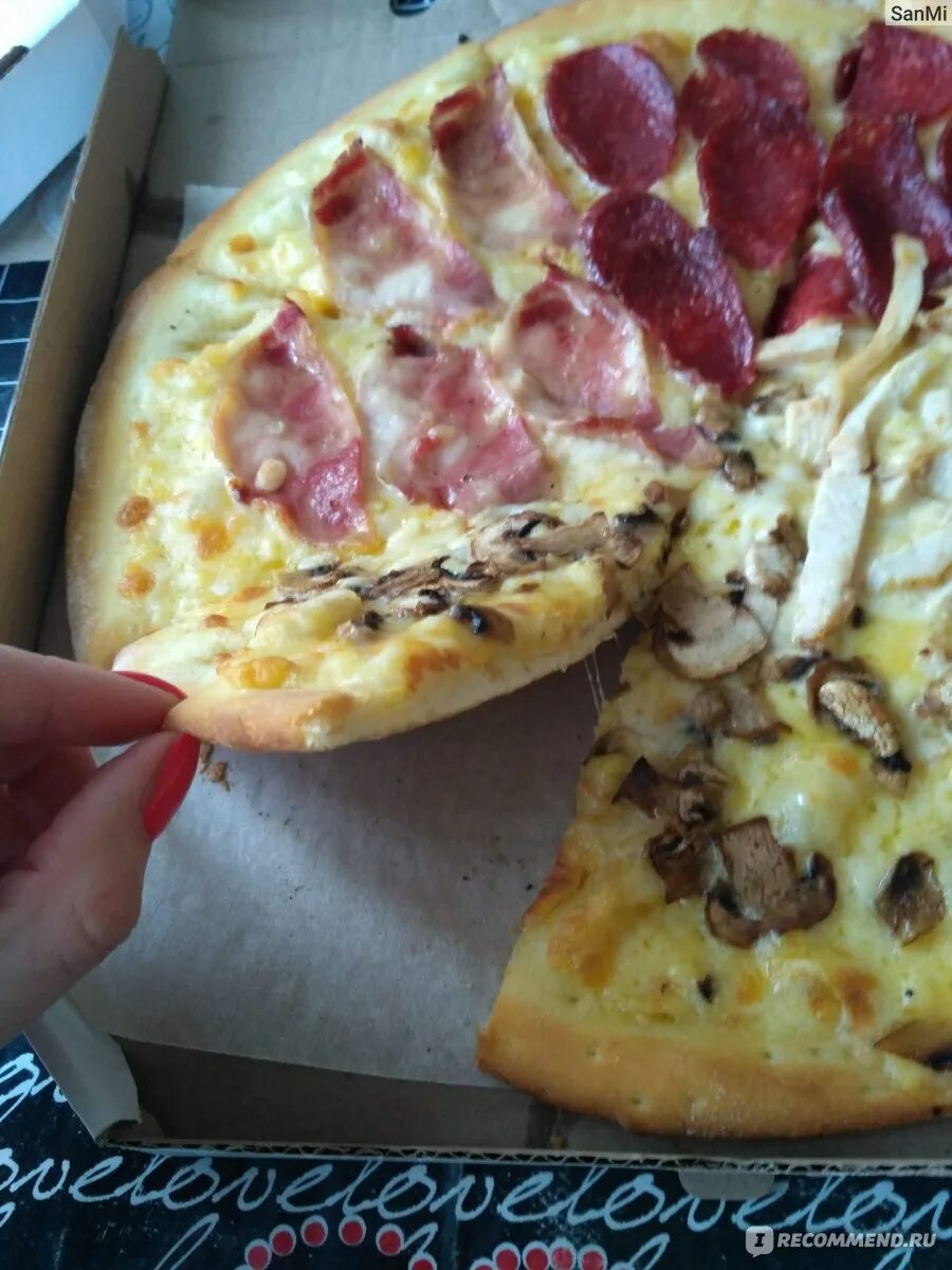 Пицца на толстом тесте. На толстом тесте. Пицца deep dish. Пицца на толстом тесте в духовке. На толстом тесте.