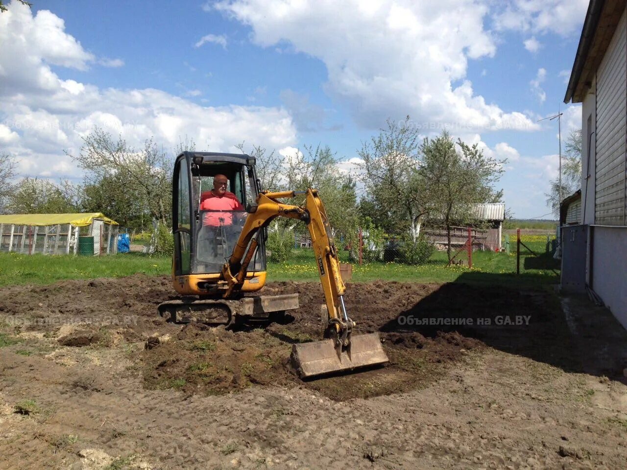 Аренда мини экскаватора пмк 1 rusavtokrans ru. Мини-экскаватор гусеничный JCB 8014. Планировочный ковш на миниэкскаватор JCB. Траншейный экскаватор мини. Планировочный ковш для мини экскаватора.