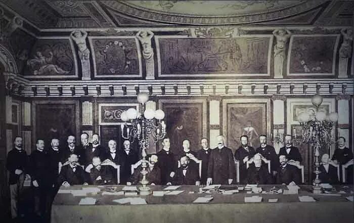 1899 международная конференция. Гаагская конференция 1899 причины. Первая гаагская мирная конференция (1899)». Гаагская мирная конференция 1899. 1899 международная конференция.