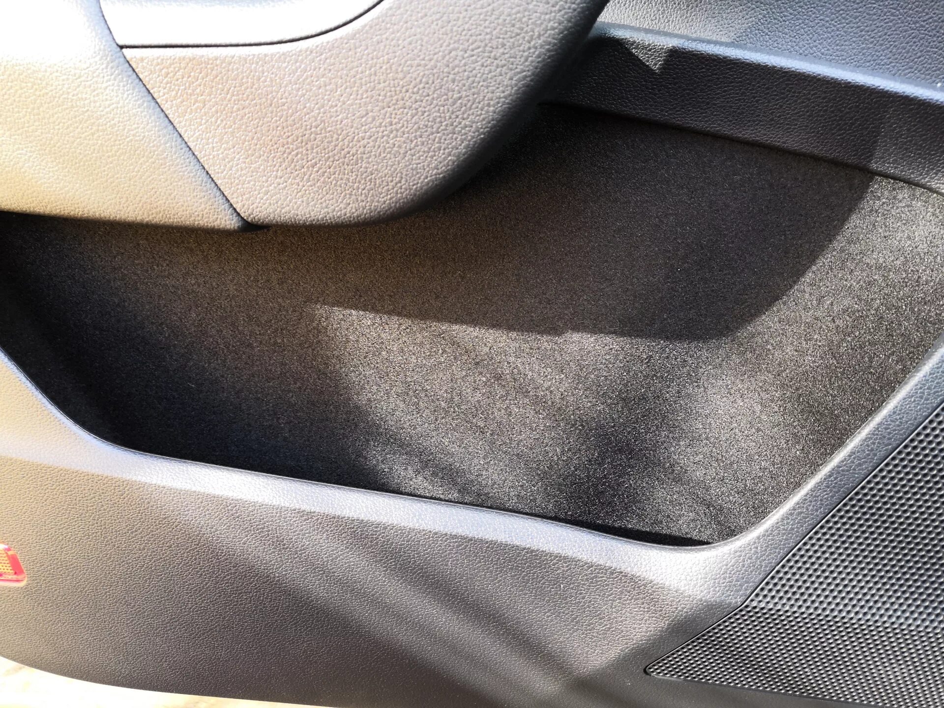 Накладные карманы. Обшивка кармана. Ворс обшивка. Обшивка кармана. Skoda rapid вставка в дверь.