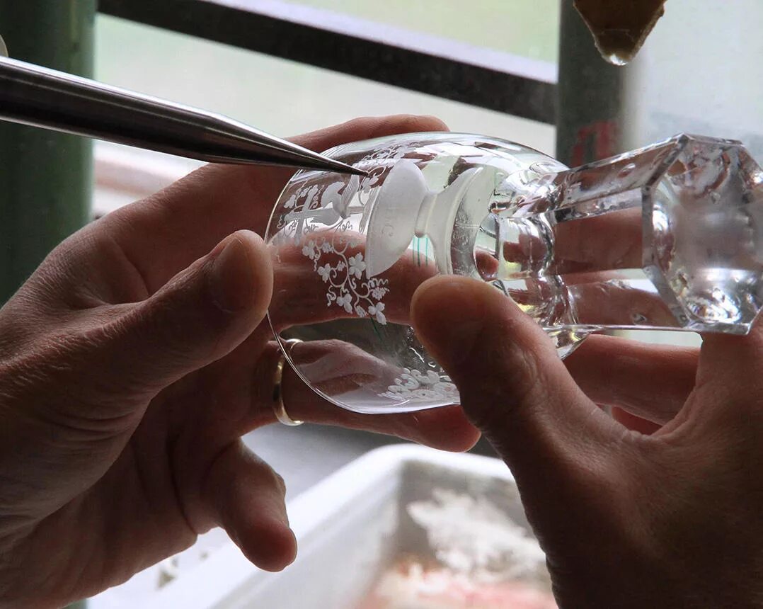 получение хрусталя. свинцовый хрусталь. хрустальное стекло химия. получение хрусталя. стеклодувные изделия.