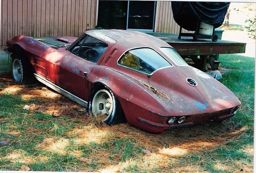 Corvette Junkyard. Тачка под восстановление. Покраска ретро автомобилей. Chevrolet Corvette old abandoned. Орвет