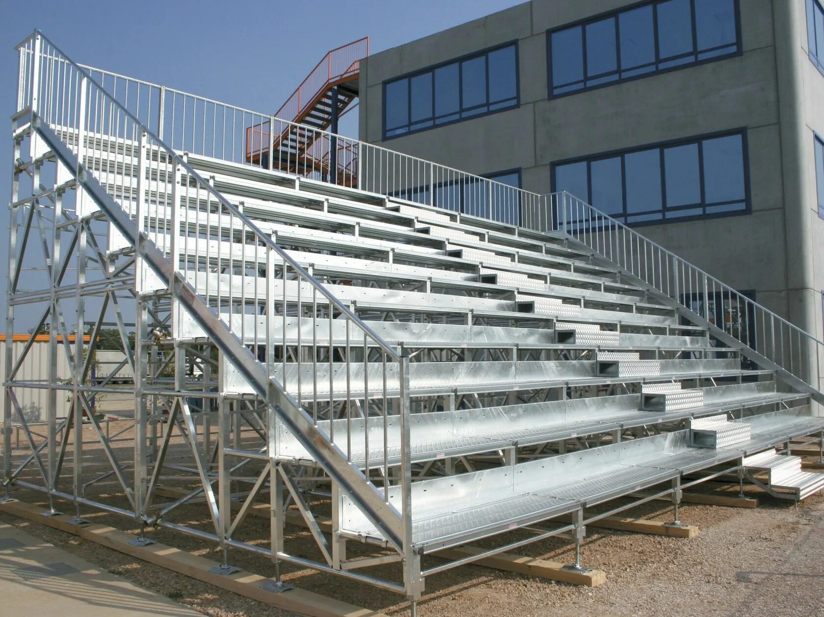 Ферма лстк 24м. Нестандартные металлоконструкции. Монтажник металлоконструкций. Металлоконструкции абстракция. Приточно-вытяжная вентиляция промышленная.