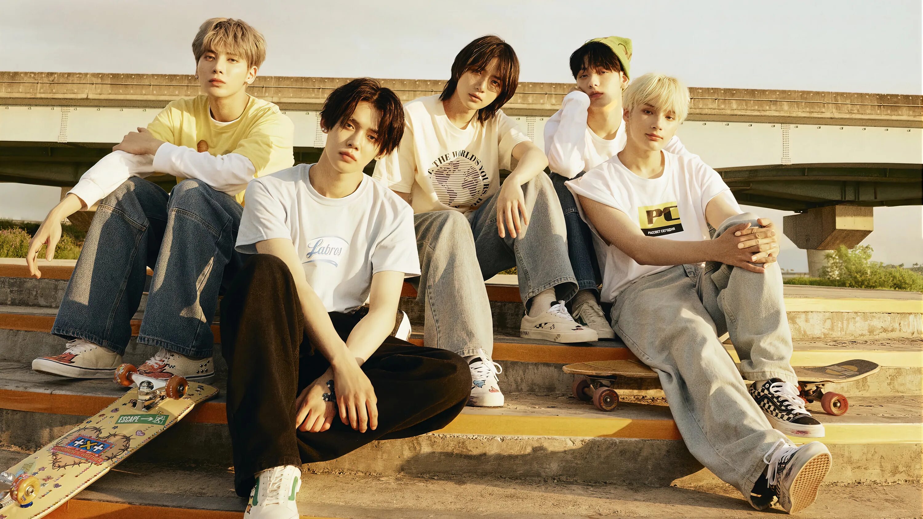 Tomorrow group. Тхт кпоп. txt kpop группа. тхт fight or escape. txt tomorrow x together.