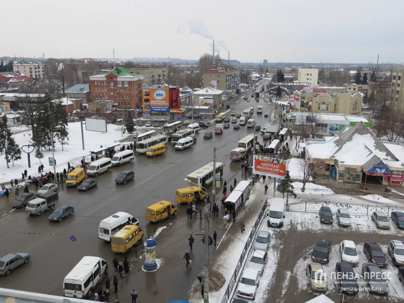 Центральный рынок пенза транспорт. Пенза центральная улица. Посадка пассажиров. Центральный рынок пенза транспорт. Пенза пенза-1 центральный рынок транспорт.