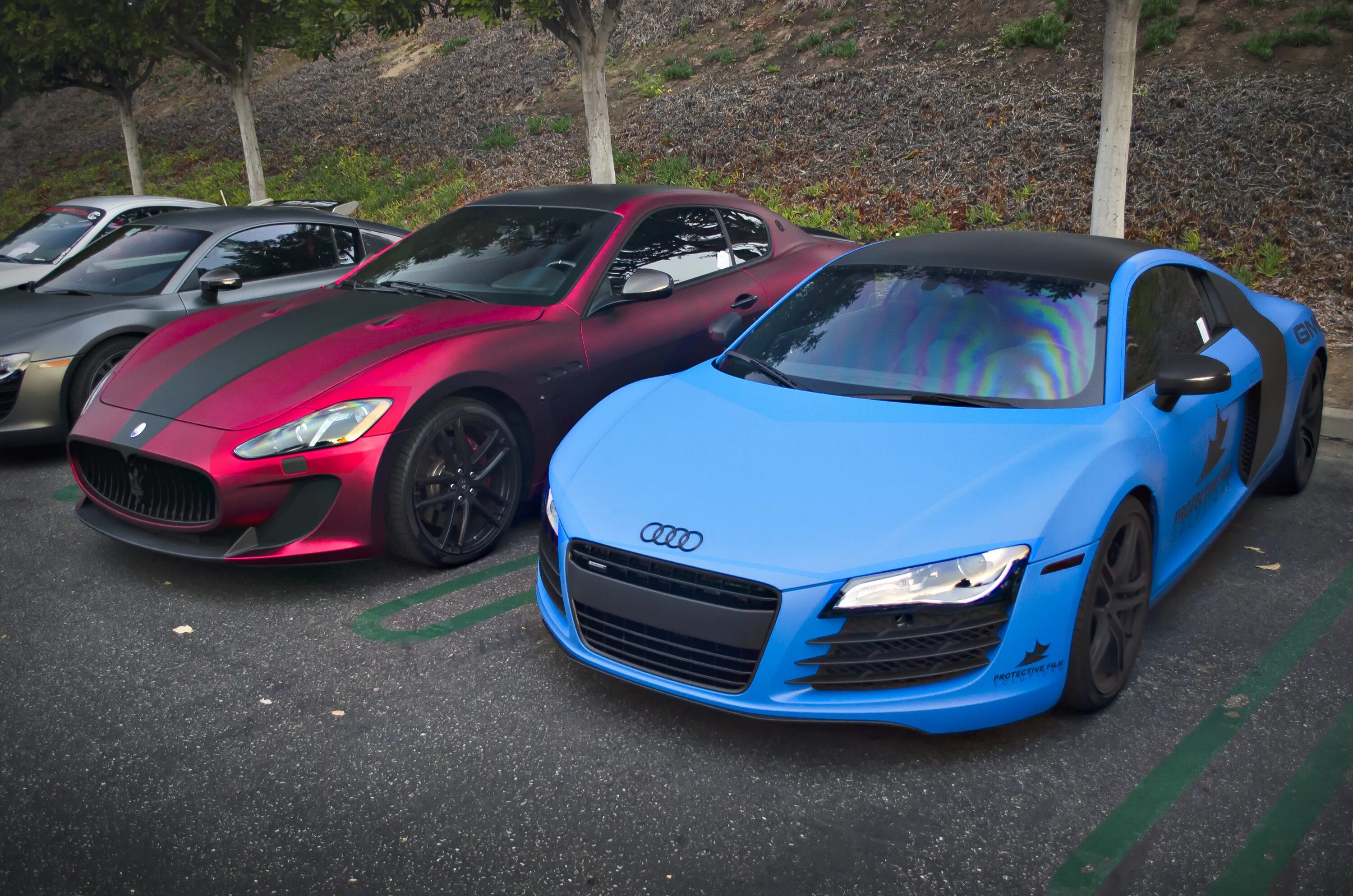 Какой цвет машинка. Audi r8 голубая. Audi r8 Black Matte 2020. Ауди r8 фиолетовая. Car Audi r8 Blue.