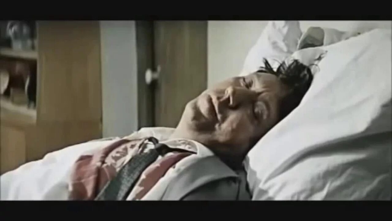 Твои руки. Держу тебя за руку. Скучаю по твоим рукам. Рука твоя моя где. Рука твоя моя где.