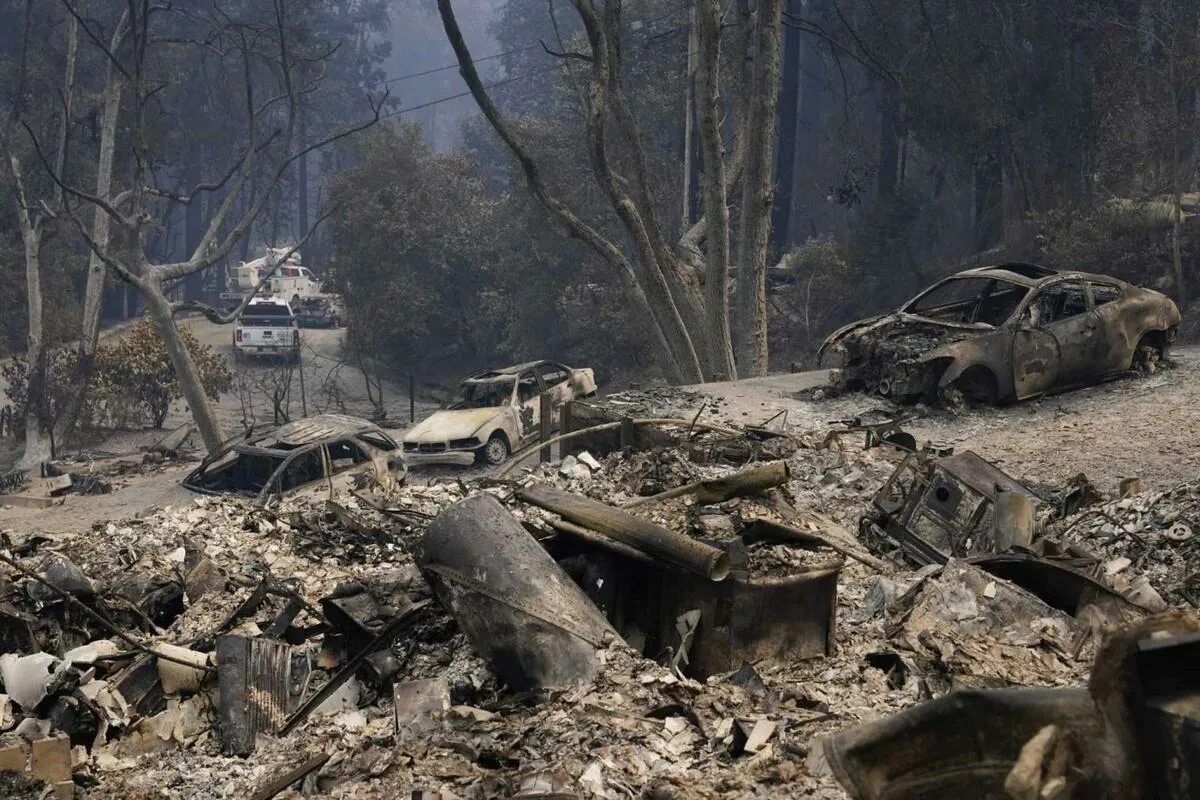 Последствия пожара в Калифорнии 2020. Страшный пожар. Пожары в Калифорнии 2020. Почему после пожаров