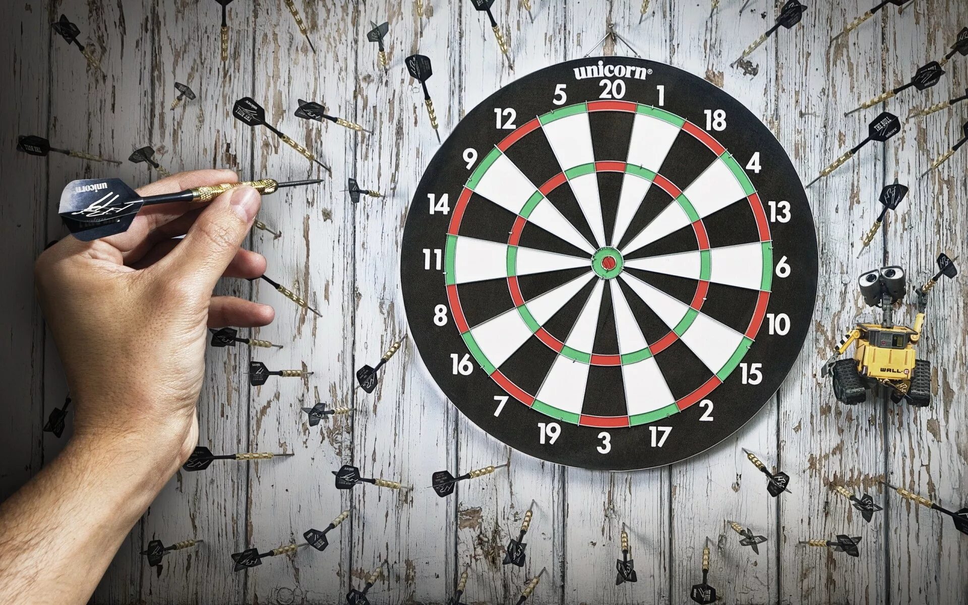 Дартс или дартц. Darts игра. брайан гэмлин дартс. дарт. мишень дартс.