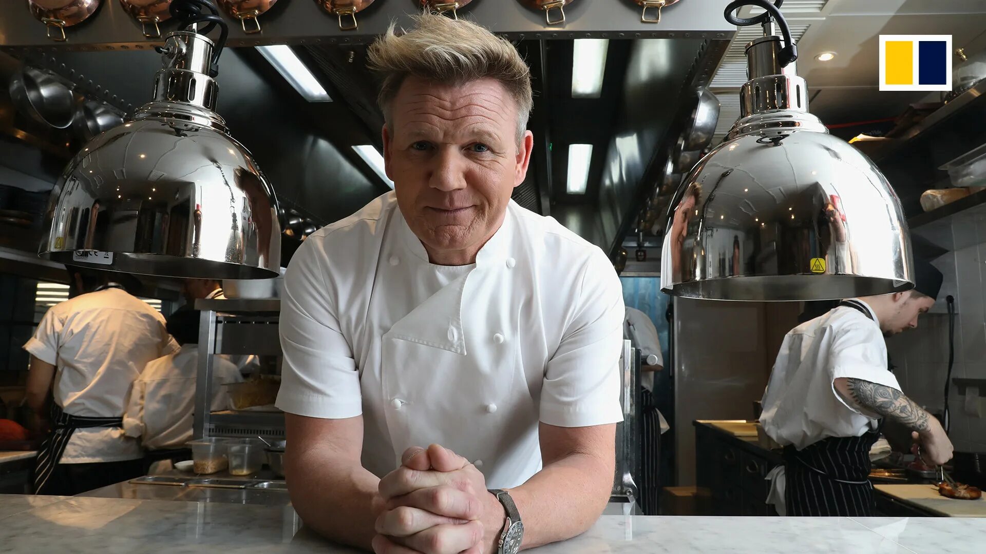 Gordon ramsay accident. Японский шеф повар. gordon ramsay готовит яичницу. kitchen shows gordon ramsey.