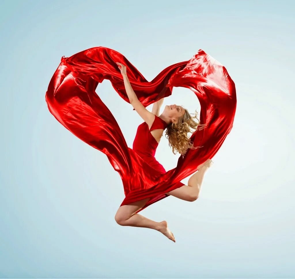 Танец про жизнь. Танец сердца. Танцующая девушка и сердечки. Прекрасный танец. Танец любви.