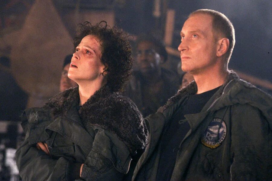 Чужой 3 режиссерская версия. Чужой 3 фильм 1992 чарльз дэнс. Чужие 3 1080. Сигурни уивер чужие 1992. Чужие 3 1080.